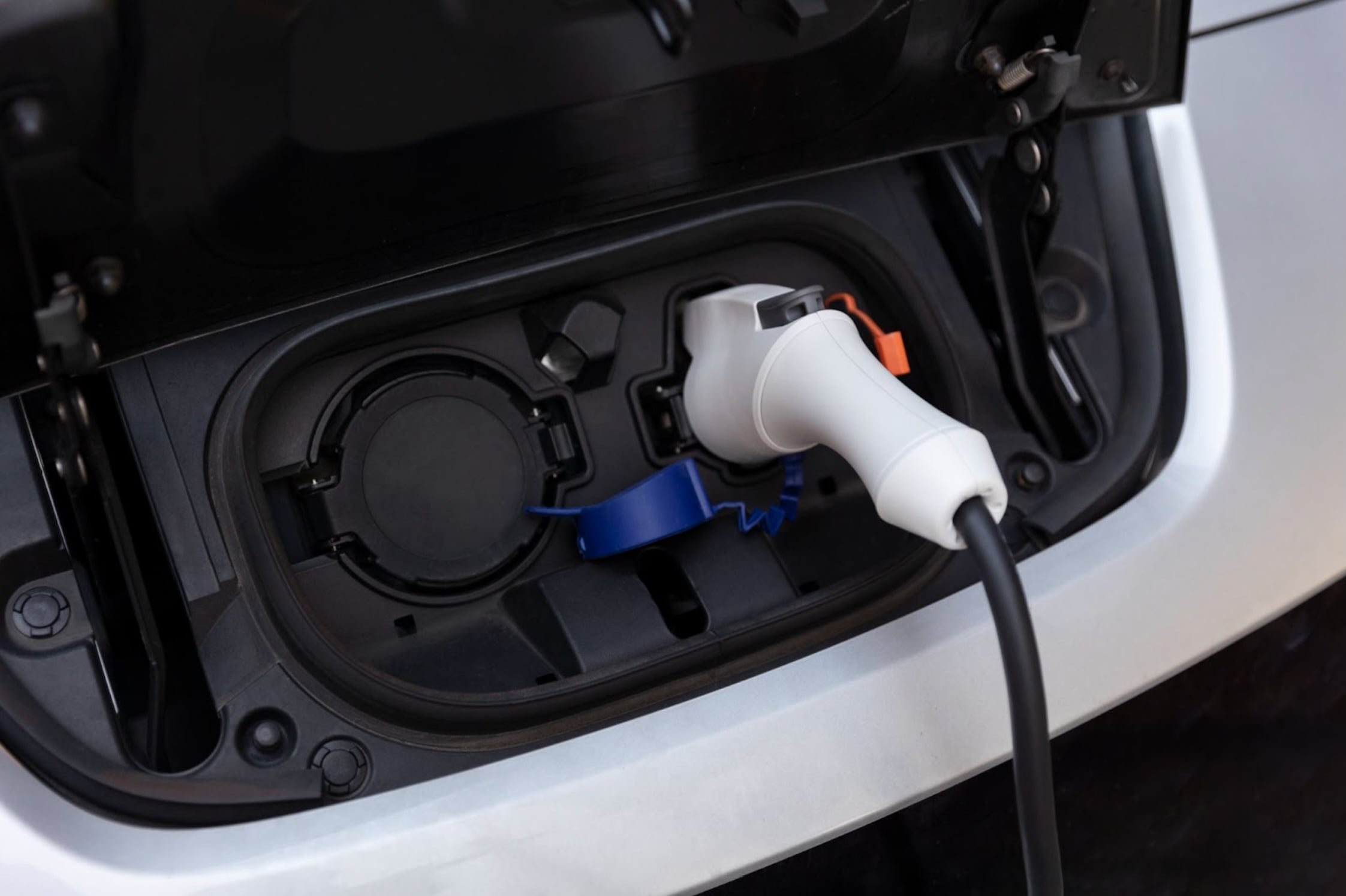 tethered vs untethered ev charger